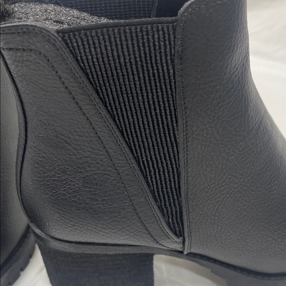 MIA Black Chelsea Lug Heel Ankle Boots - Picture 11 of 14